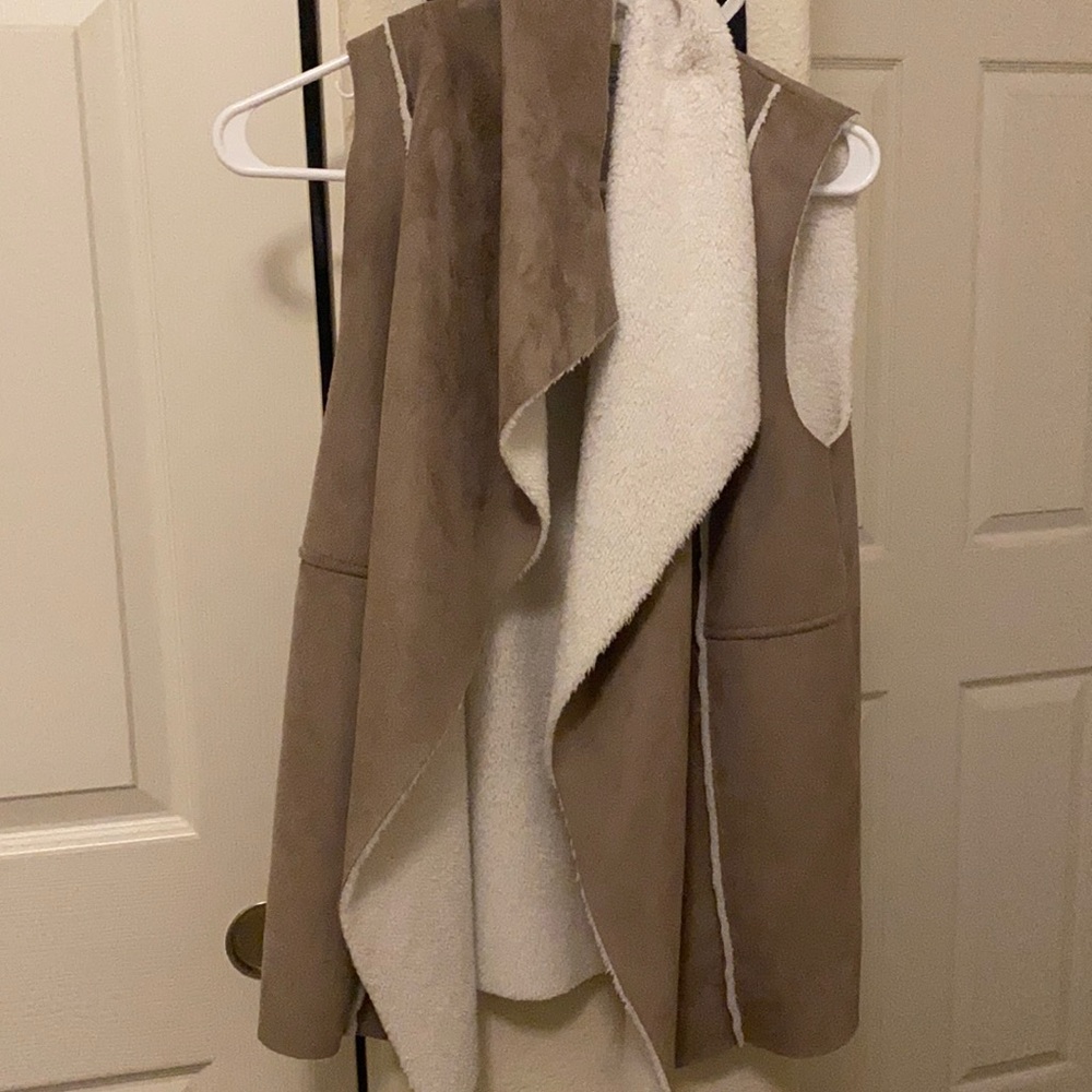 Sherpa short sleeve vest